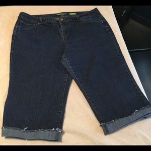 Women’s Jean capris